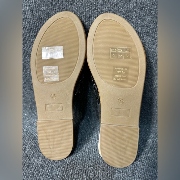 NIB Journee Collection Tru Comfort Foam™ Lissia Sandals Size 7.5 - Picture 3 of 6